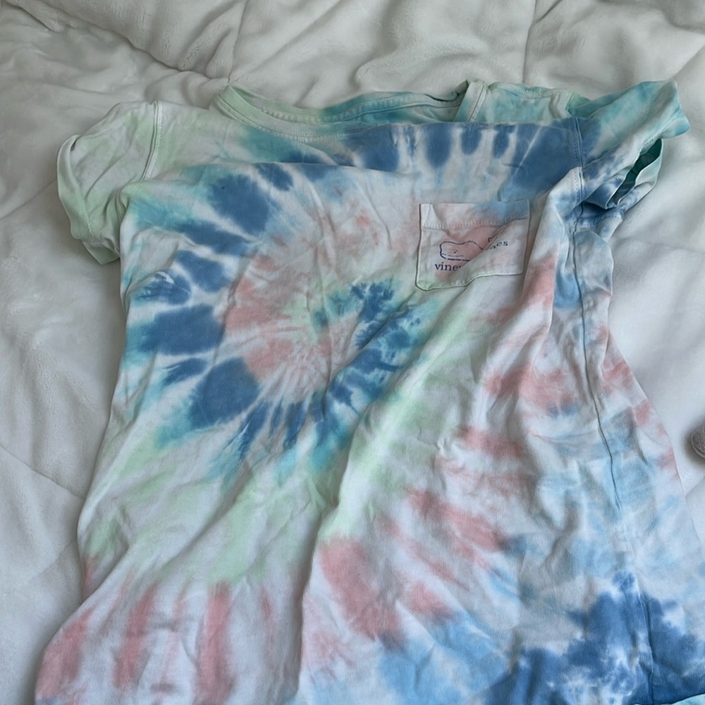 Vineyard vines, girls, tie-dye shirt